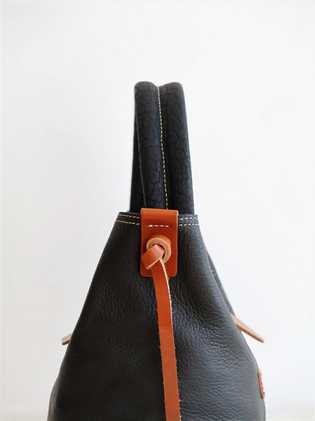 Empress Bucket Bag | Western Spiral image 4