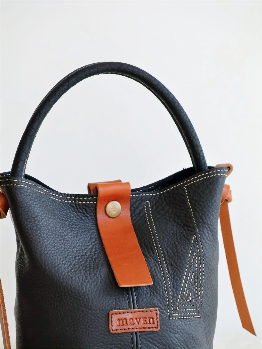 Empress Bucket Bag | Western Spiral image 7