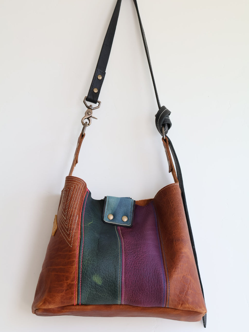 1 of 1 'Magic Bag' Adjustable Tote | Queen II image 0