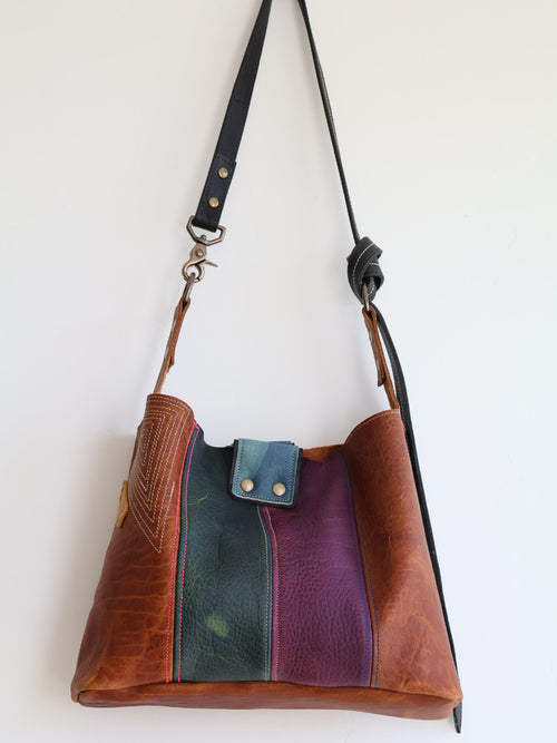 1 of 1 'Magic Bag' Adjustable Tote | Queen II image 0