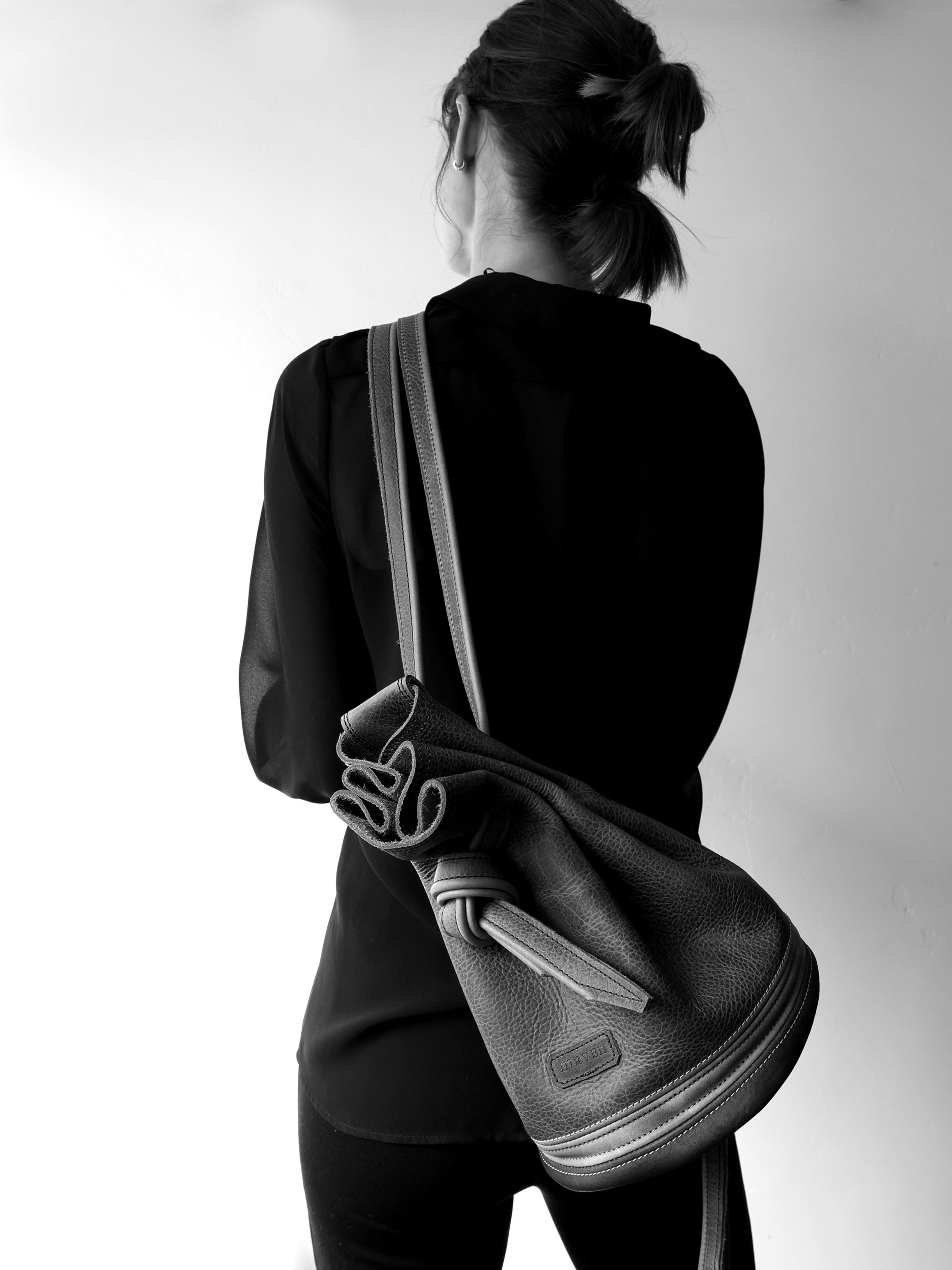 Luna Crossbody Adjustable Cinch Top Leather Backpack | Red Poppy image 12