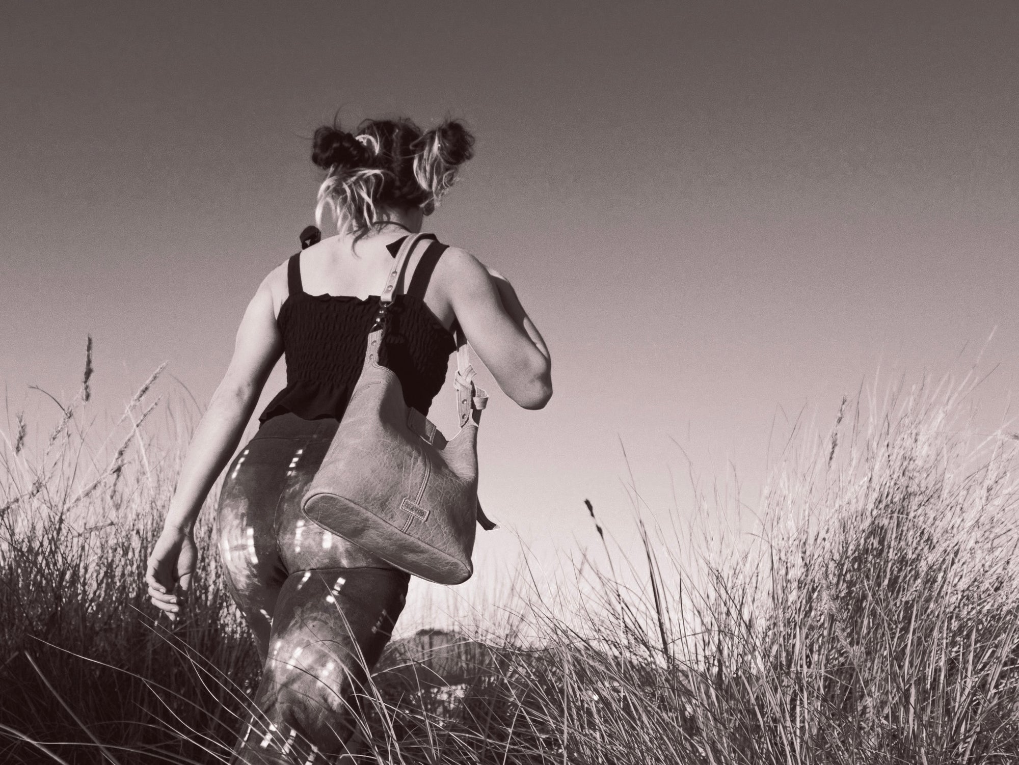 All Day Bag Adjustable Crossbody Veg-Tanned Buffalo Leather Tote | Black River image 7